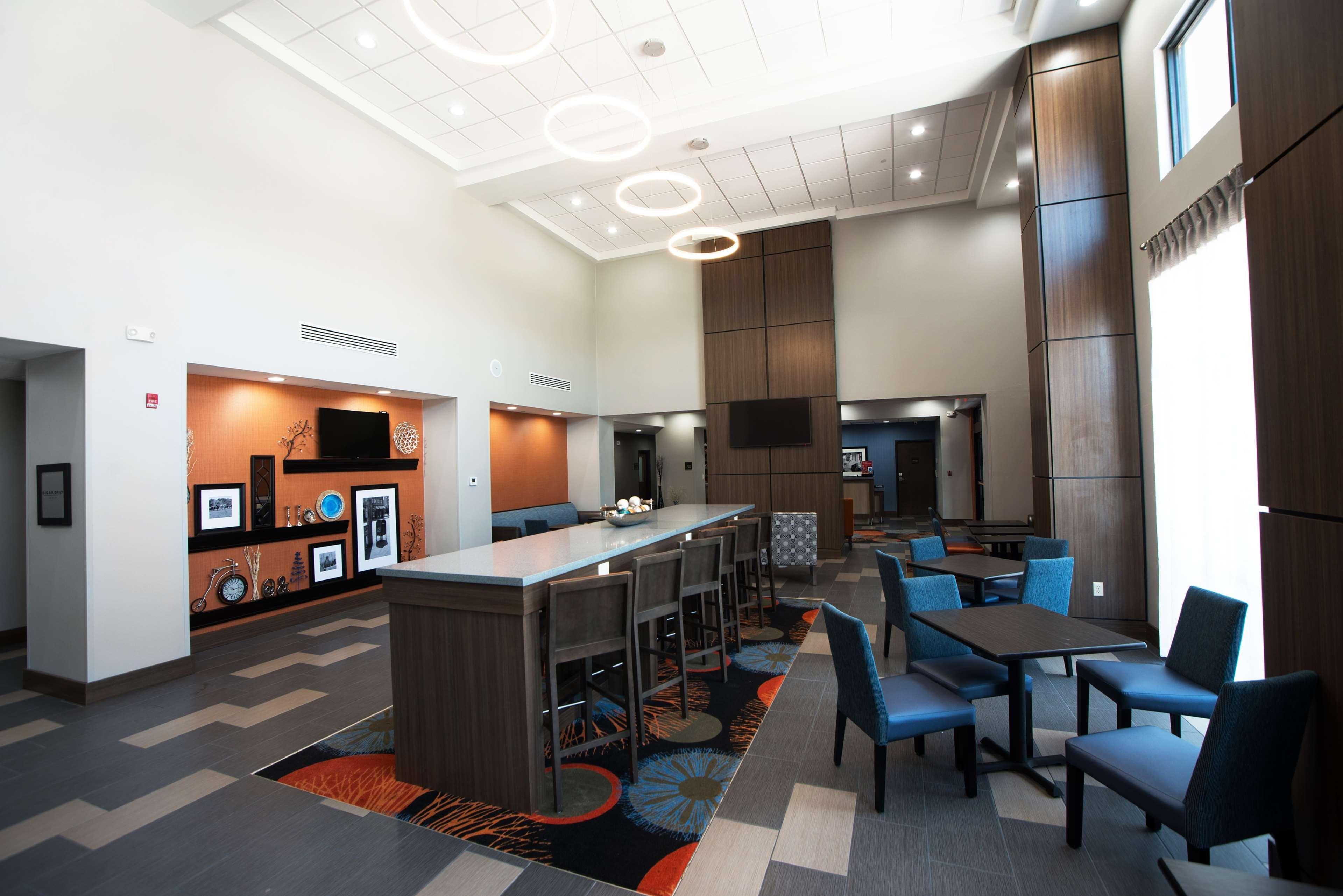 Hotel Hampton & West 3*