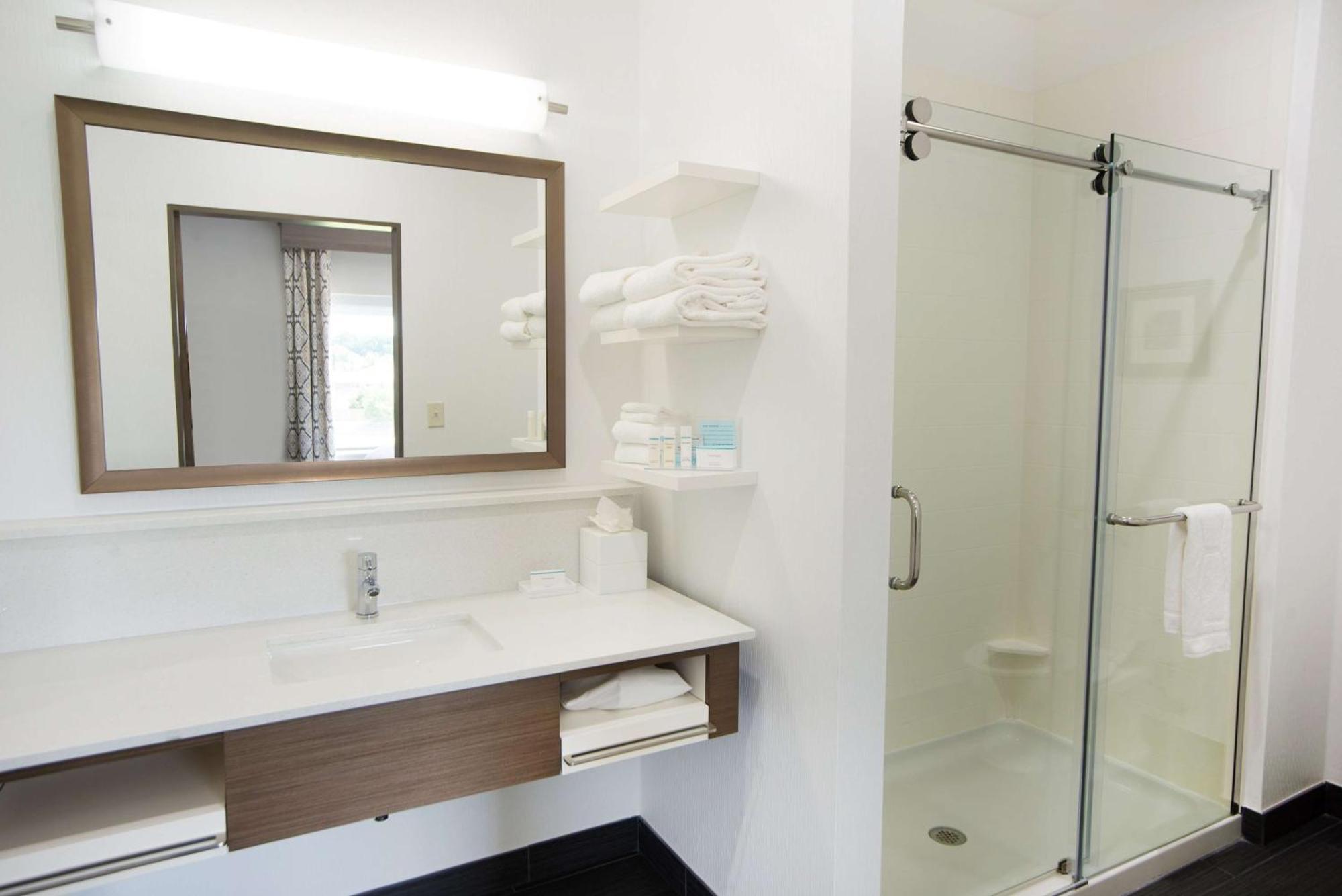 Hotel Hampton & West 3*
