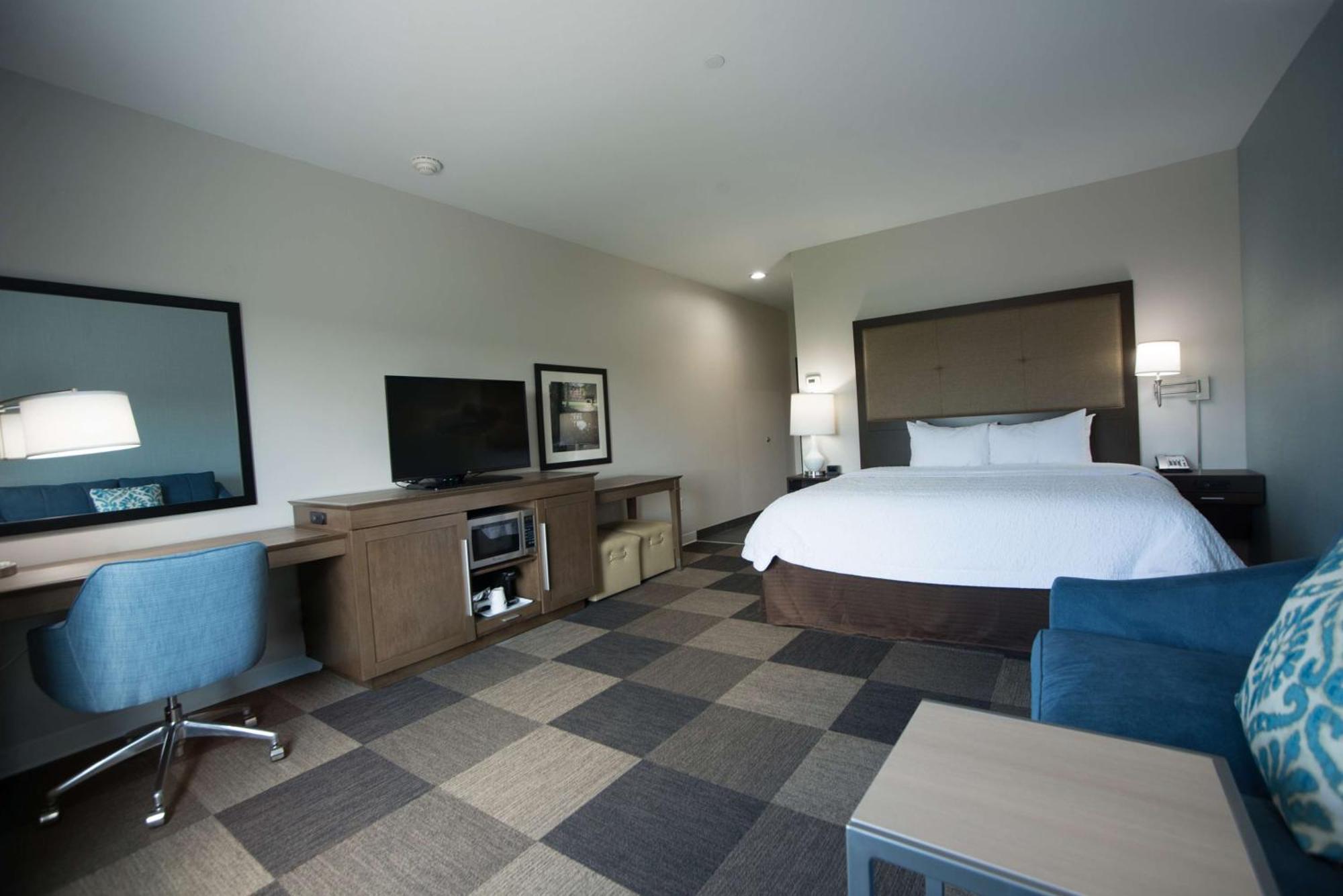 Hampton & West 3*